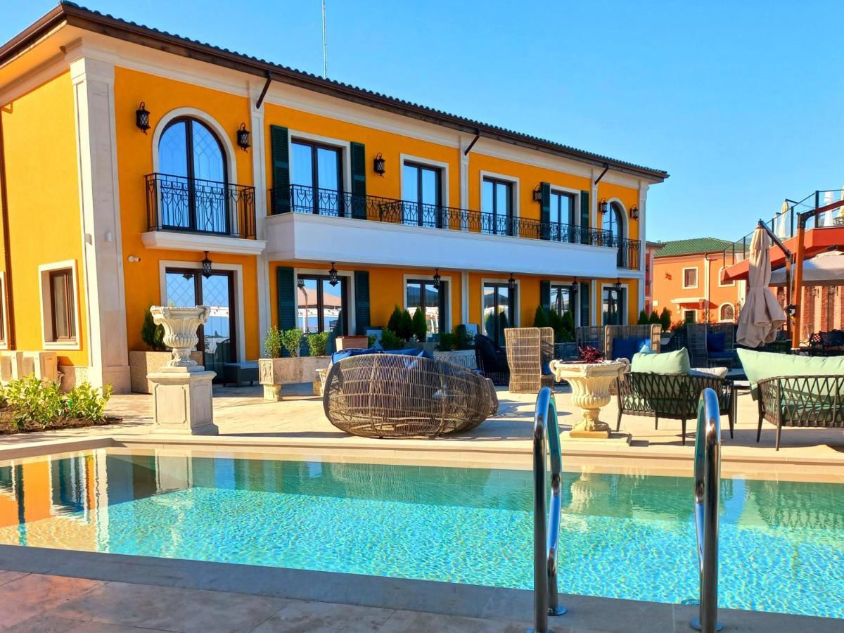Villas For 4 Or 6 Adults In Therma Village Kranevo Exterior photo
