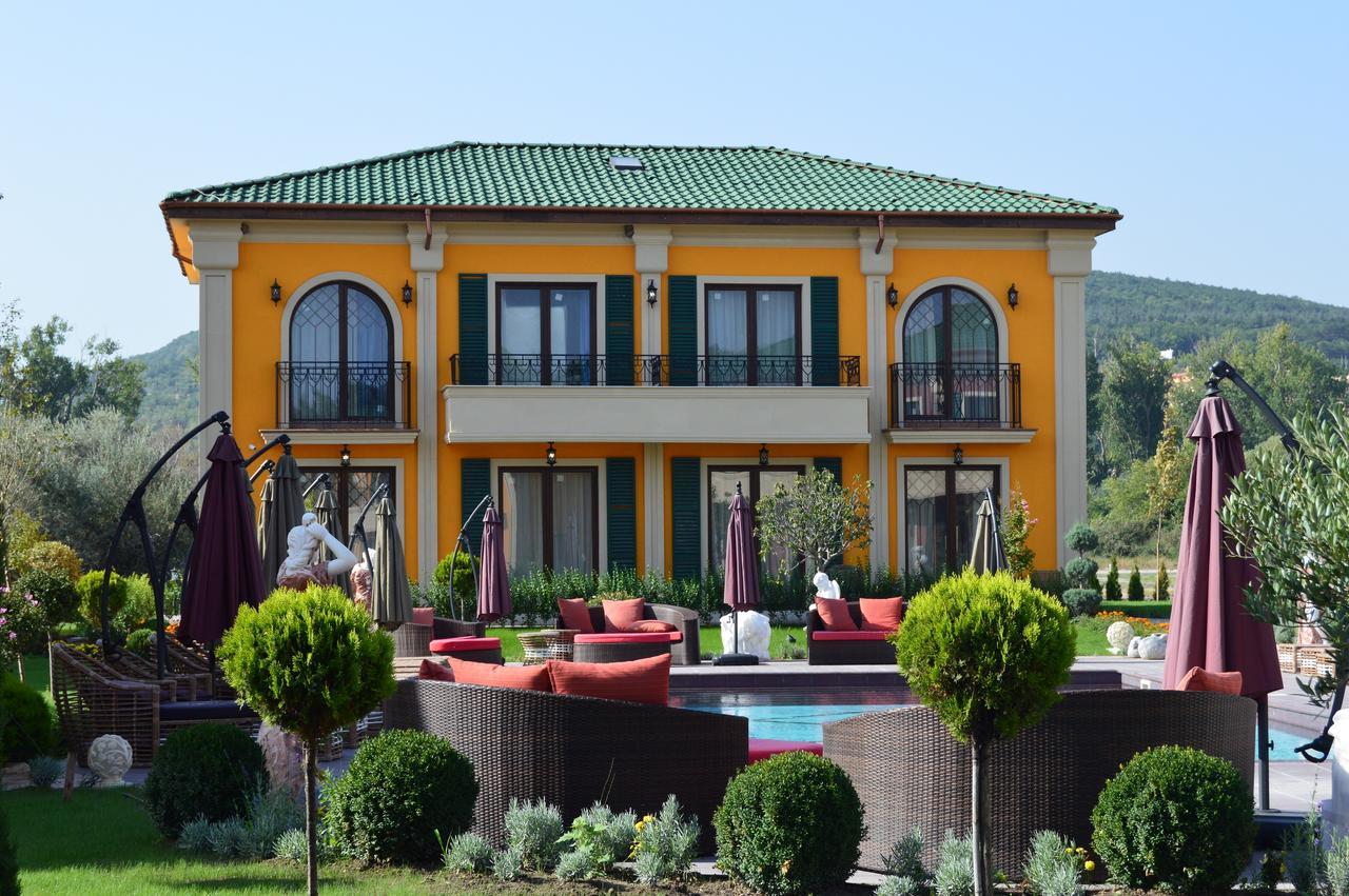 Villas For 4 Or 6 Adults In Therma Village Kranevo Exterior photo